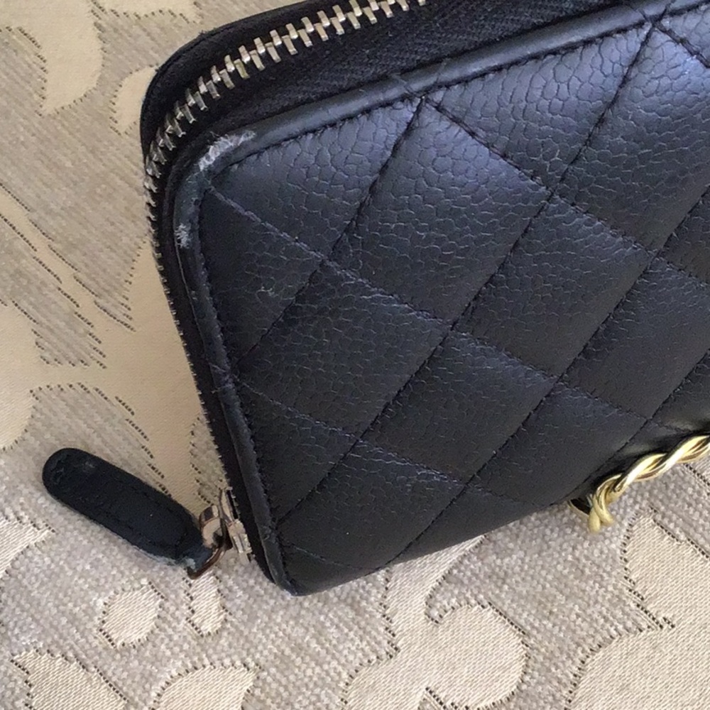 Chanel Quilted Wallet in Black 🖤🖤🖤 - Picture 4 of 16